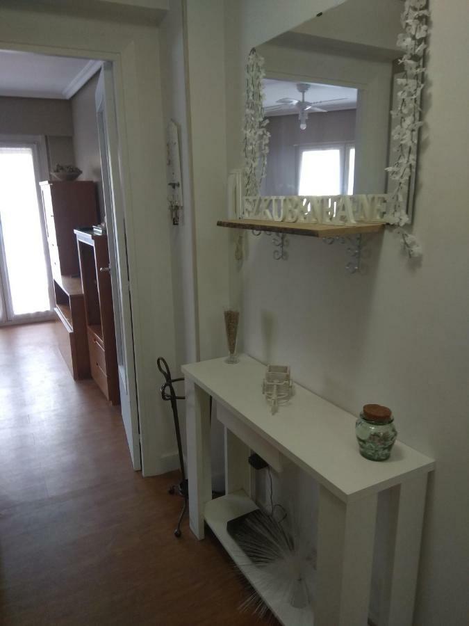 Apartamento Ezkubenea Apartment Rentería Екстериор снимка