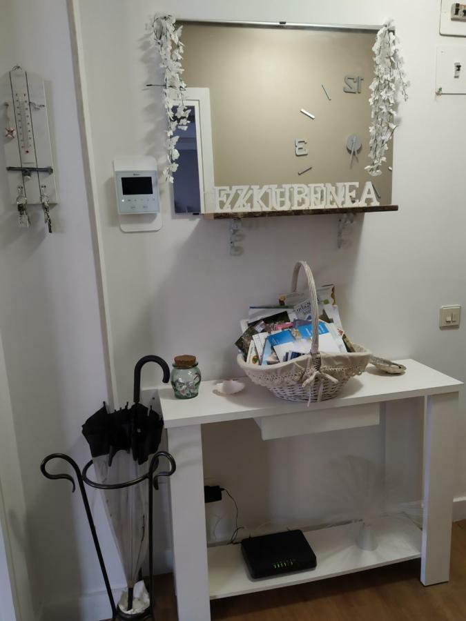 Apartamento Ezkubenea Apartment Rentería Екстериор снимка